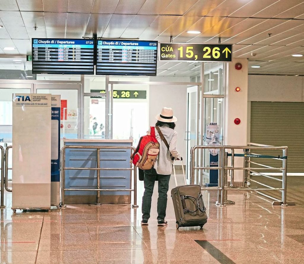 Young travellers go on ‘microtrips’ to maximise limited time off from work